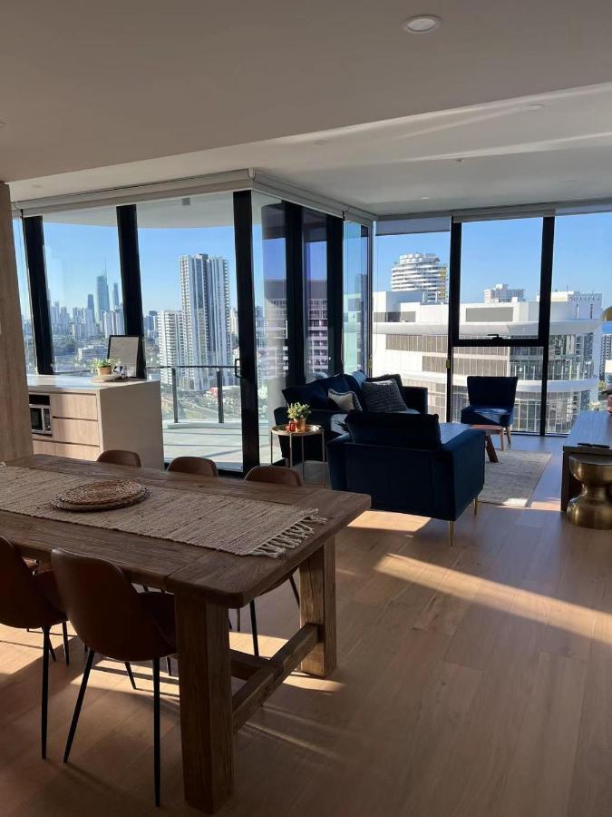 2 Bedroom Luxurious Family Apartment Next To Pacific Fair - Broadbeach Gold Coast Gc22 외부 사진