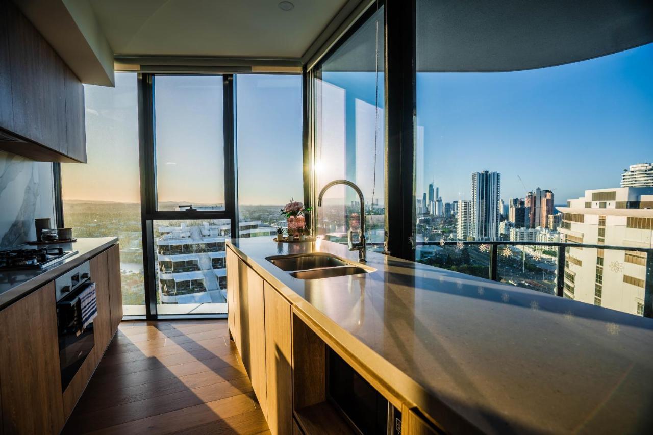 2 Bedroom Luxurious Family Apartment Next To Pacific Fair - Broadbeach Gold Coast Gc22 외부 사진