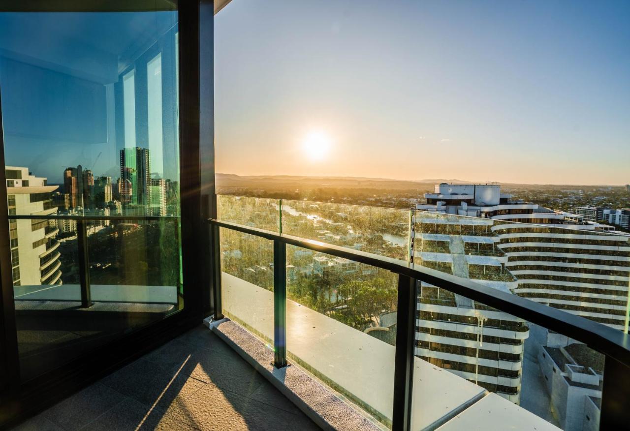 2 Bedroom Luxurious Family Apartment Next To Pacific Fair - Broadbeach Gold Coast Gc22 외부 사진