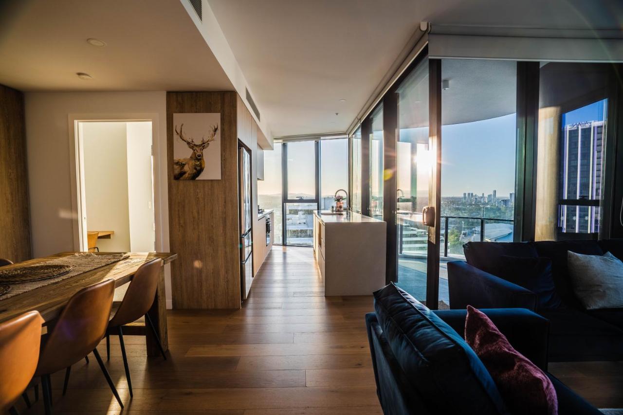 2 Bedroom Luxurious Family Apartment Next To Pacific Fair - Broadbeach Gold Coast Gc22 외부 사진