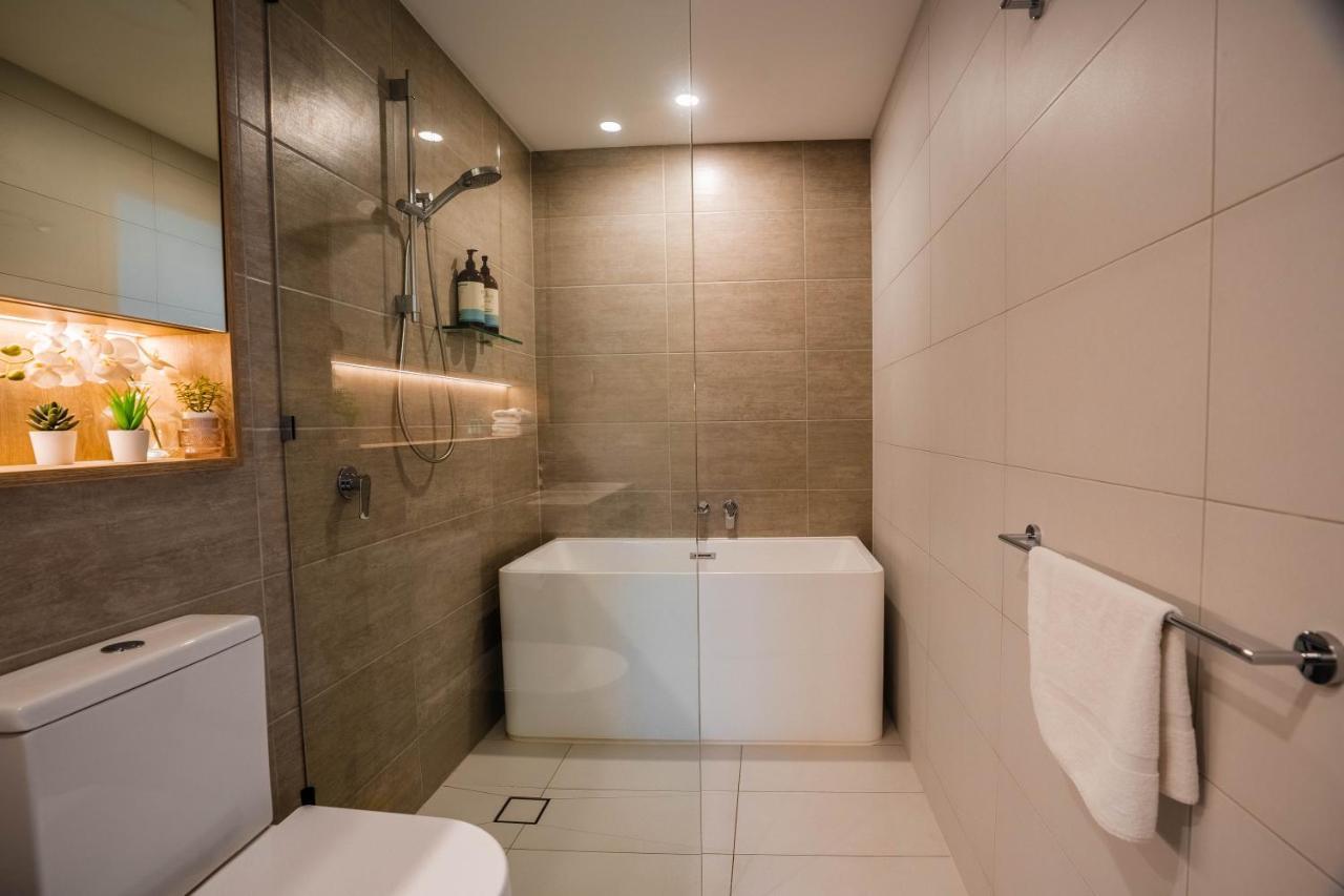 2 Bedroom Luxurious Family Apartment Next To Pacific Fair - Broadbeach Gold Coast Gc22 외부 사진