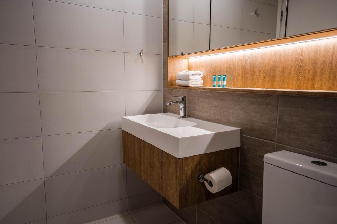 2 Bedroom Luxurious Family Apartment Next To Pacific Fair - Broadbeach Gold Coast Gc22 외부 사진